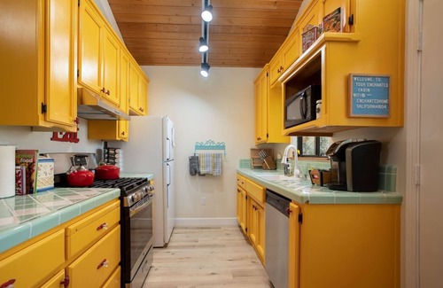 Pine Mountain Club Cabina | Secluded Lookout Mtn Cabin/Private HotTub/Custom Russian Sauna/Arcade
