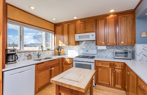 Stanley Casa | Secluded, Luray Home w/ Panoramic Mountain Views: Fire pit, Hot Tub, Game Room!