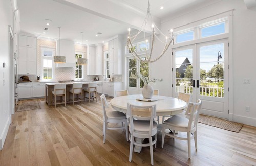 Greenway Park Casa | Secluded Luxury w/ Golf Cart Near Eastern Lake