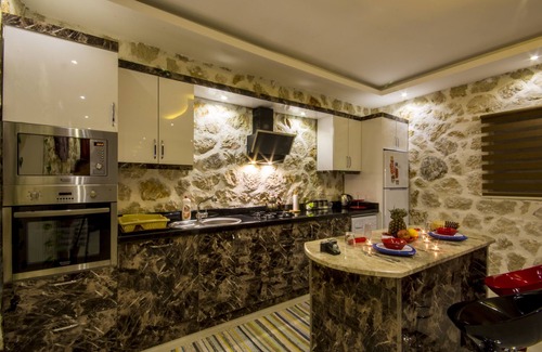 Uzumlu Villa | Aislado Luna de miel de lujo Villa en Üzümlü Village, nr. Kalkan, con piscina cubierta