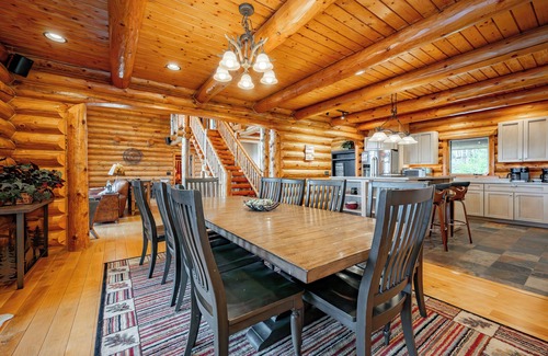 North Glade Hills Casa | Bracken Lodge: Lake Access, Hot Tub, Fireplace, Fire Pit!