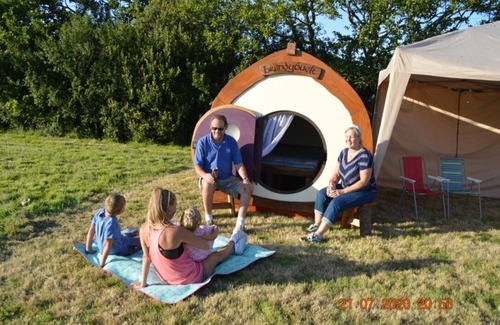Praze-An-Beeble Cabina | Secluded Meadow, Unique Shire Hut, Perfect Camping