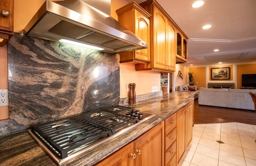 Encino Casa | Villa mediterránea aislada en las colinas