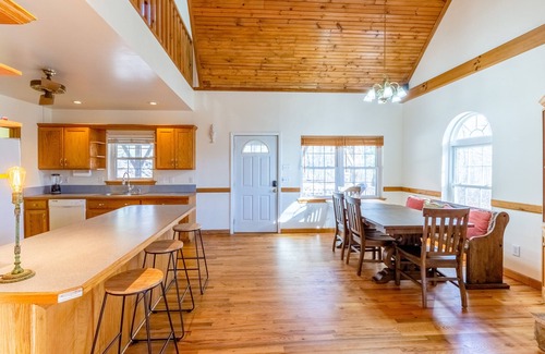 Scaly Mountain Casa | Secluded mountain getaway with free WiFi, deck, & firepit