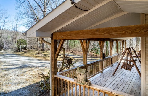 Scaly Mountain Casa | Secluded mountain getaway with free WiFi, deck, & firepit