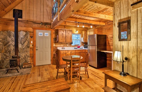 Cataloochee Cabina | Secluded Mountain Cabin in the Great Smoky Mountains -lots of recreation nearby!