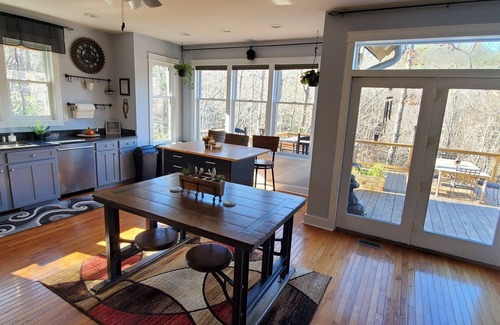 Spruce Pine Casa | Secluded Mountain Home for 10 w/ Hot Tub & Theater
