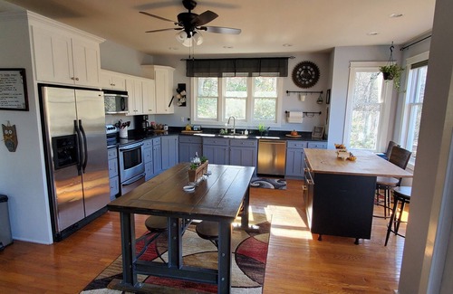 Spruce Pine Casa | Secluded Mountain Home for 10 w/ Hot Tub & Theater