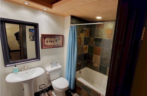 Midway Cabina | Secluded Mountain Property