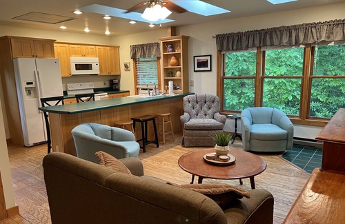 Maggie Valley Cabina | Secluded mountain cabin @ ~4800 ft elevation near ski area