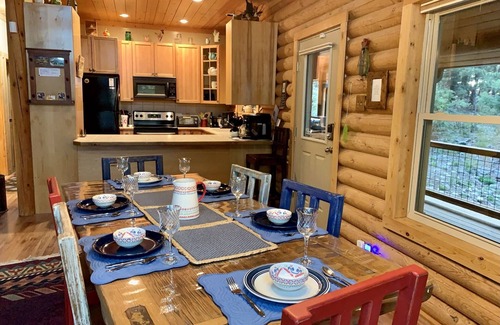 Cloudcroft Cabina | Secluded, Mystic Mountain Lodge w/cinema/arcade rm