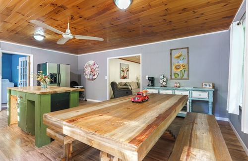 Gatlinburg - Pigeon Forge Cabaña | Secluded - Near Pigeon Forge + Gatlinburg! Hot Tub + Firepit + Game Room + WiFi