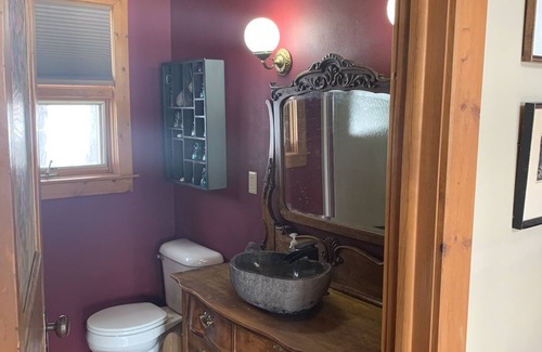 Westboro Chalet De Esquí | Secluded Northwoods Chalet on 80 Acres with Hiking and Water Views