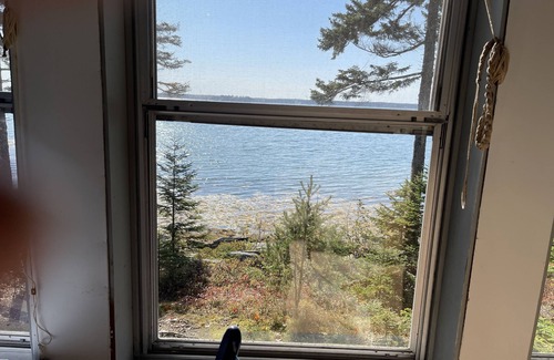 DownEast and Acadia Maine Cabina | Secluded oceanfront rustic cabin