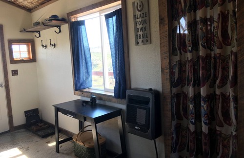 Silver Star Cabina | Secluded Off Grid Emet Springs Cabin Under the Stars of Big Sky Country!