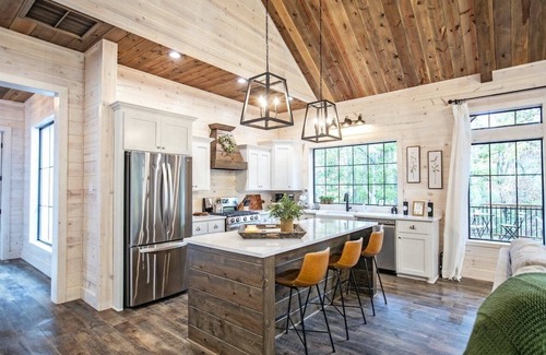 Broken Bow Cabina | Secluded on two acres, Large one bedroom luxury cabin