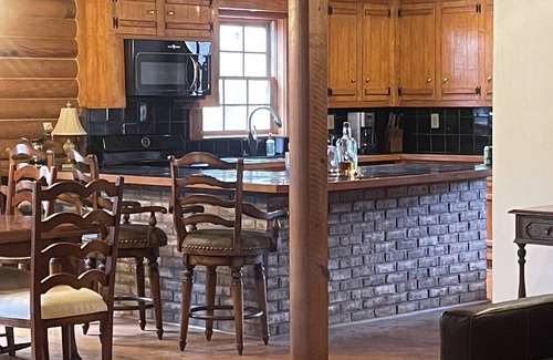 Georgia Coast Cabina | Secluded, Peaceful Cabin Home With Pool