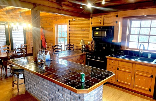 Georgia Coast Cabina | Secluded, Peaceful Cabin Home With Pool