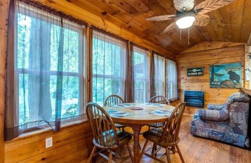 Helen Casa | Secluded Pet Friendly Wooden Cabin with Sauna, Hot-tub and Pool Table in Cleveland, Georgia