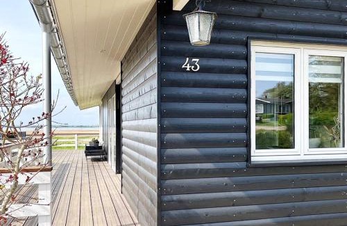 Bøjden Casa | Secluded Retreat by Water - By Traum Ferienwohnungen