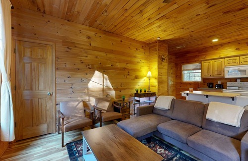 Idlewild Casa | Secluded retreat home near lake with central AC, W/D, & games