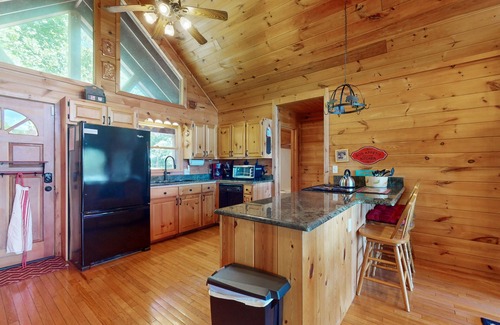Morganton Casa | Secluded retreat with nearby waterfalls and hiking trails