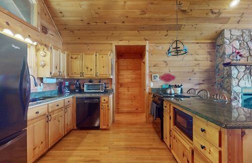 Morganton Casa | Secluded retreat with nearby waterfalls and hiking trails