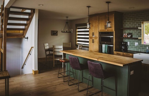 Jefferson Cabina | Rocky Mountain 4 bedroom Cabin with Hot Tub, Incredible Views, and Game Room