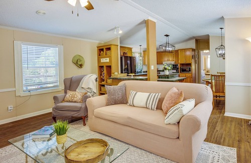 Normangee Casa | Secluded Rural Home in Normangee!