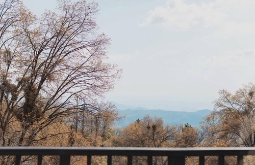 Dunlap Cabina | Secluded rustic 2-bedroom cabin on nature retreat