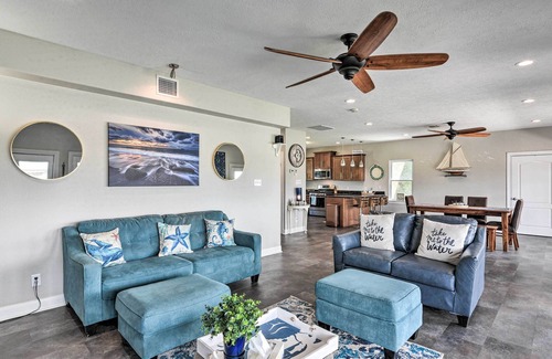 El Lago Casa | Secluded Seabrook Waterfront Home w/ Patio!