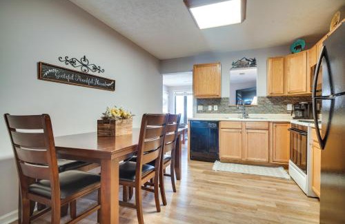 Sevierville Apartamento | Secluded Sevierville Condo with Hot Tub and Mtn Views!