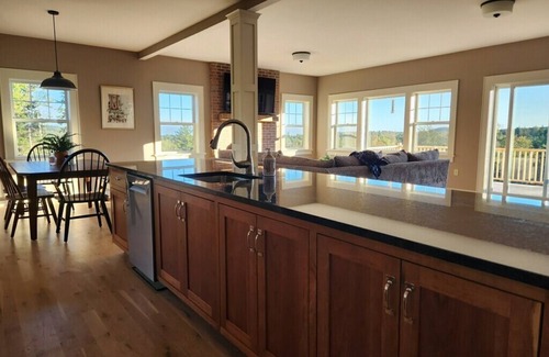 Becket Casa | Secluded Sophistication in the Berkshires - 40 Acres of Quiet Luxury in Becket.