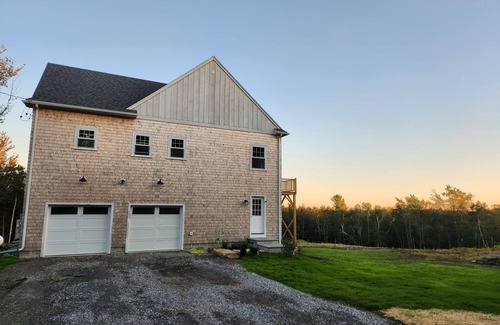 Becket Casa | Secluded Sophistication in the Berkshires - 40 Acres of Quiet Luxury in Becket.