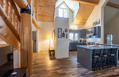 Pagosa Springs Casa | Alquiler nuevo! Aislado, espacioso, cerca de la ciudad, lote grande, excelente casa familiar