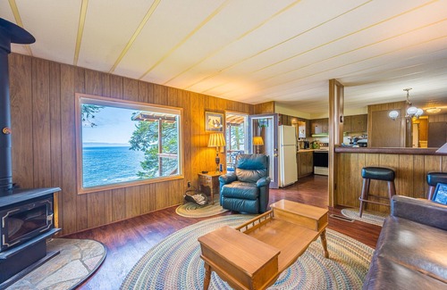 Sekiu Casa | Aislado estrecho de Juan de Fuca Waterfront, Impresionante Vista