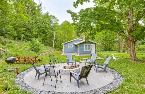 Suttons Bay Casa | Secluded Suttons Bay Retreat with Fire Pit!