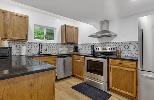 Sevierville Cabaña | Secluded Top View Cottage with Game Room + Views