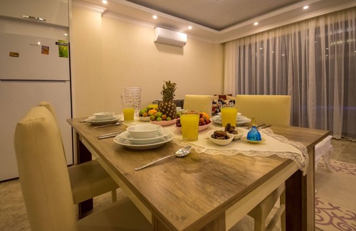 Islamlar Villa | Apartada villa de luna de miel de dos habitaciones con gran piscina semicircular y jacuzzi