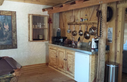 Williams Cabina | Grand Canyon Brewery Cabin # 2 - Alquiler de vacaciones aislado-Vistas increíbles-