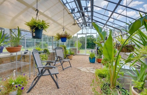 Eureka Springs Apartamento | Secluded, views, Hot Tub Sleeps 4
