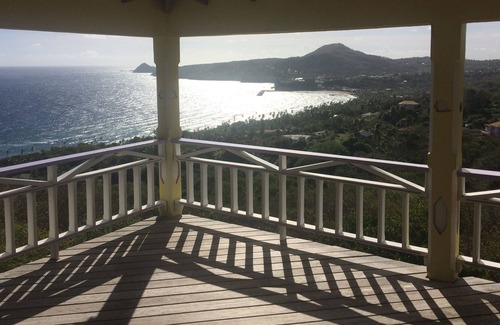 St. Patrick Villa | ¡Nuevo listado! ¡Vista impresionante! Villa aislada en la pintoresca costa norte
