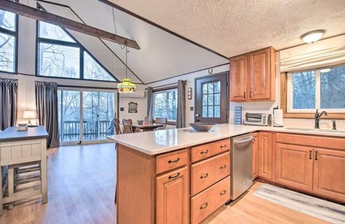 Greentown Casa | Secluded Wallenpaupack Chalet