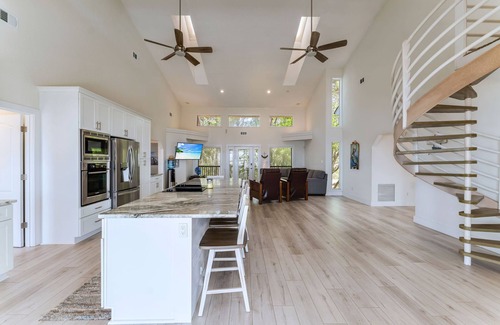 Magnolia Bluffs Casa | Secluded Waterfront Bay Home!