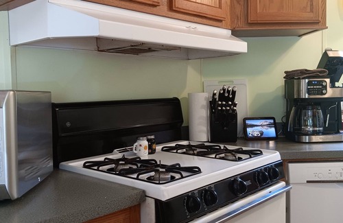 Fitzwilliam Casa | Secluded waterfront 2-bedroom / 2 bath on private 152 acre Sportsman's Pond.