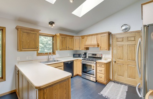 Pine River Casa | Secluded Wautoma Home w/ Fire Pit!