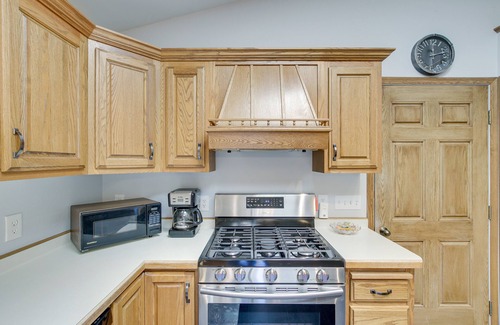 Pine River Casa | Secluded Wautoma Home w/ Fire Pit!
