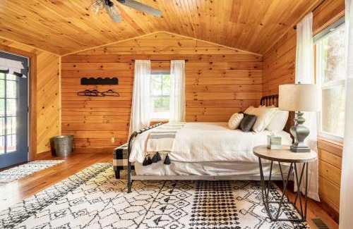 Carbon Hill Casa | Secluded Wooded Cabin Near The Hocking Hills