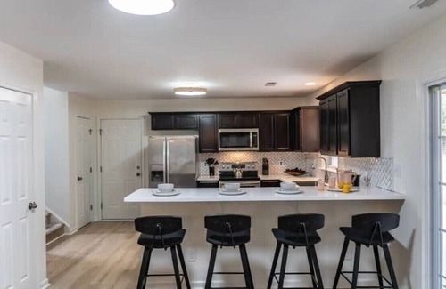 West End Casa | Seclusion meets Sophistication: West End Farmhouse