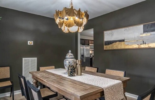 West End Casa | Seclusion meets Sophistication: West End Farmhouse